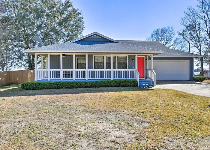 Updated Waterfront Escape W/ Dock & Fire Pit * Pensacola