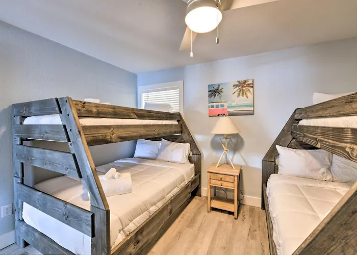 Updated Waterfront Escape W/ Dock & Fire Pit * Pensacola