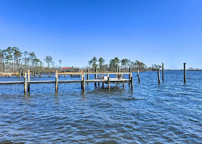 Updated Waterfront Escape W/ Dock & Fire Pit Holiday home *